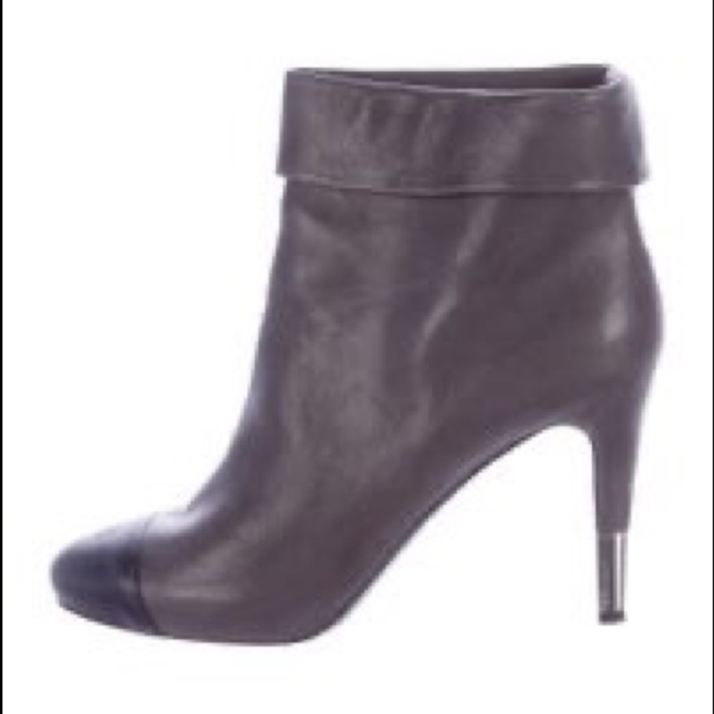 CHANEL Cap-Toe CC Ankle Boots Size 11 / IT 42 - Picture 4 of 11
